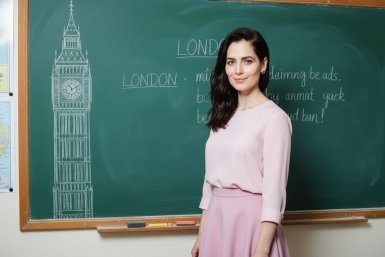 Юлия Снигирь - учитель английского Сгенерировано с помощью ИИ