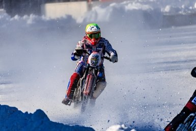 Гонщики из Владивостока завоевали Кубок Приморья по ледовому спидвею ИА PrimaMedia
