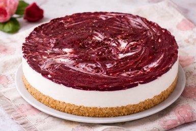 10 минут - и вуаля, воздушный торт "Птичье молоко" готов: просто берем печенье, желатин и шоколад