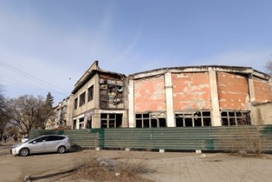 Железным забором огородили опасный для жизни цирк Уссурийска