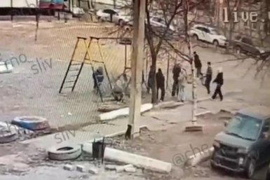 Нападение на девочку. Скриншот видео тг-канал (18+) mark2_che