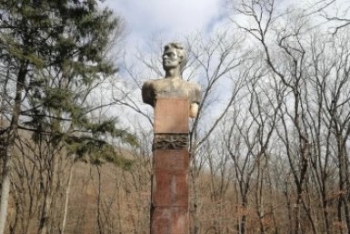 Памятник-могила Виталия Баневура сейчас управление культуры администрации УГО в MAX (6+)