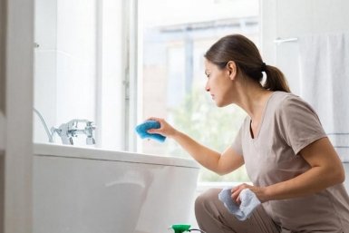 "Убитую" ванну отмываю в 3 счёта - 2 средства в воду: Поверхность сияет ярче золота