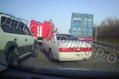 "Борзота зашкалила": дичайшая выходка автохама на трассе в Приморье попала на видео