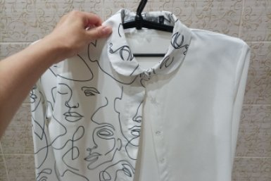 Забыла о пятнах дезика на одежде: носок в подмышку — и любимая футболка спасена