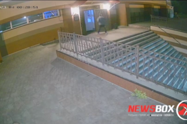 Выбегали на улицу: жители Приморья пришли в популярный бар и резко пожалели