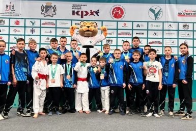 Участники соревнований Александр Айропитьянц