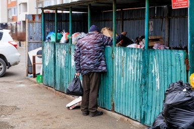 Штраф 3 000 рублей – за мусор: что теперь нельзя выбрасывать в общий контейнер ТКО