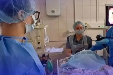 Врачам пришлось доставать гвоздик специальными щипцами канал МАХ (18+) Минздрава Приморья