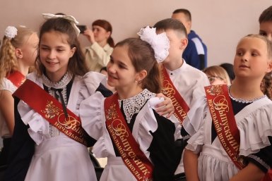 Уссурийские четвероклассники прощаются с начальной школой