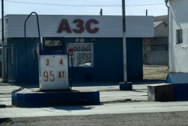 В России начали "бодяжить" бензин: как распознать опасное топливо и не "убить" двигатель