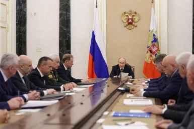 "Нужны системные меры": Путин поручил правительству и нефтяникам стабилизировать цены на бензин и дизель