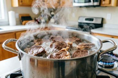 Не варю говядину 4 часа: этот фрукт размягчает мясо за 20 минут — без скороварки и сложных маринадов