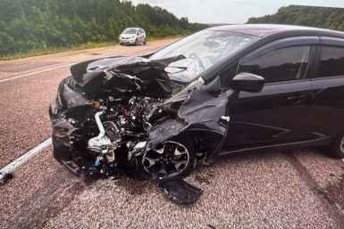 На трассе под Уссурийском Toyota вырулила перед движущимся автомобилем