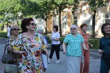 В Уссурийск вернулись "Летние вечера" для тех, кому по паспорту за 50, а в душе все еще 20