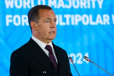 Кому и зачем нужны слухи о мобилизации: разбор Медведева