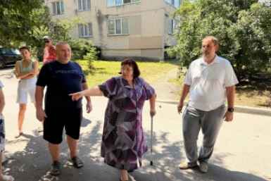Общественники встретились с жителями дома Народный фронт Крыма
