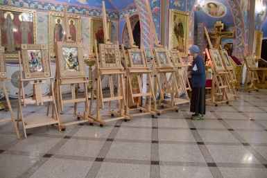 В аэровокзале Южно-Сахалинска открылись выставки берестяных икон и истории России начала XX века предоставлено пресс-службой АО &quotАэровокзал Южно-Сахалинск&quot