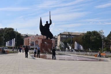 Бюджет Уссурийска увеличили на 132,7 млн рублей: деньги направят на дороги, площадь и образование