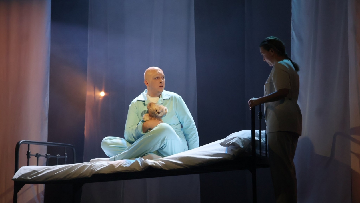 Премьера спектакля &quotОскар и Розовая Дама&quot Александр Шепырев, ИА UssurMedia