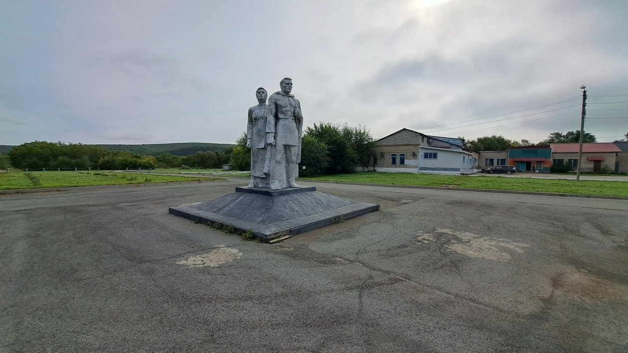 Памятник односельчанам, погибшим в годы Гражданской войны ИА UssurMedia