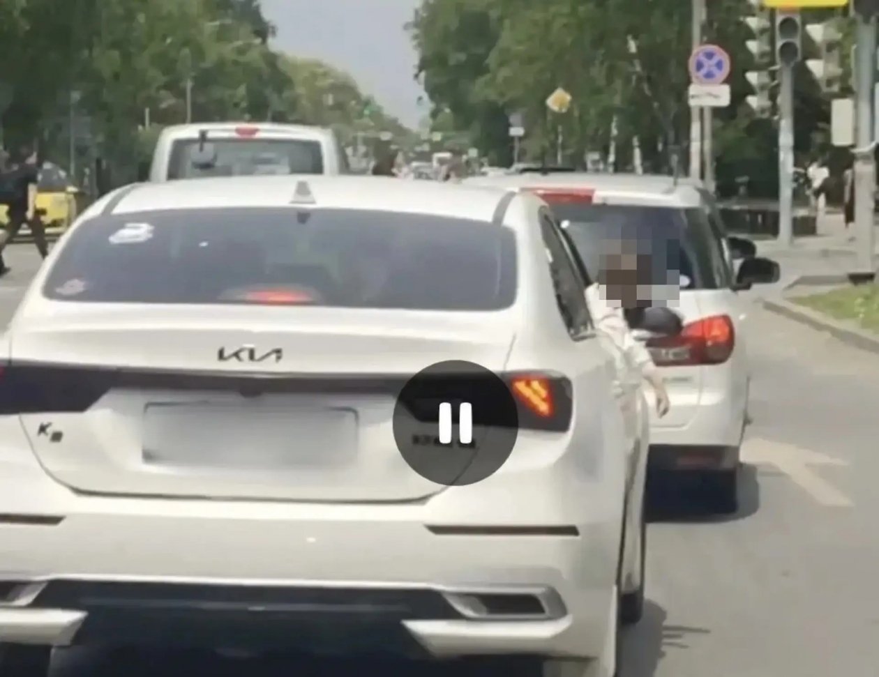 Кадр с места инцидента скриншот видео из Tg-канала (16+) @mark2_che