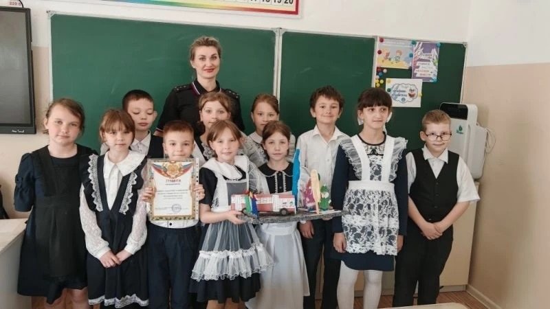 Участники конкурса предоставлено пресс-службой ОМВД России по городу Уссурийску