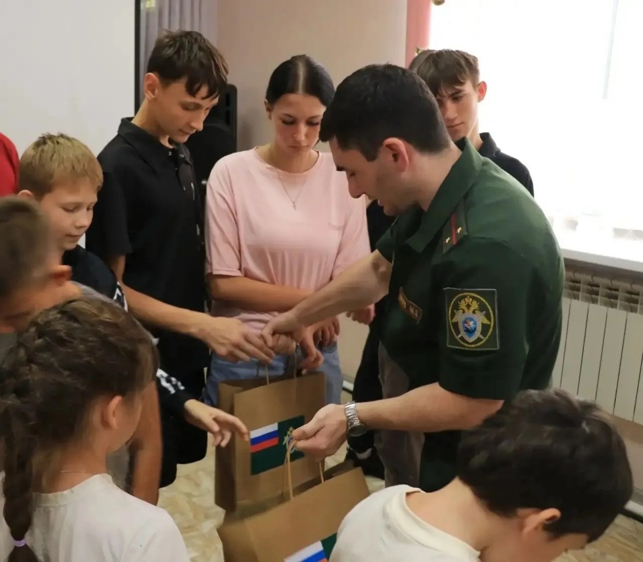 в Уссурийске воспитанникам Центра помощи семье и детям рассказали о противодействии терроризму