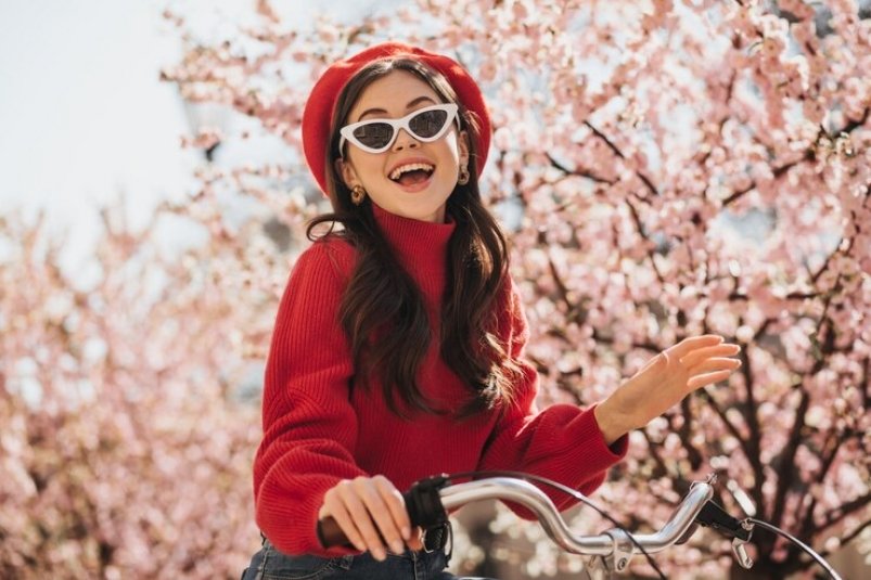 Цвет настроения весна: топ вещей, которые должны быть в гардеробе каждой девушки в 2024