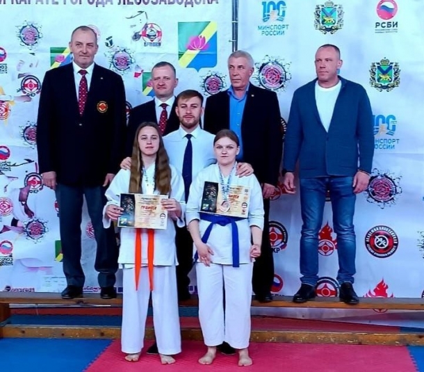 С медалями вернулись уссурийские каратисты с соревнований в Лесозаводске