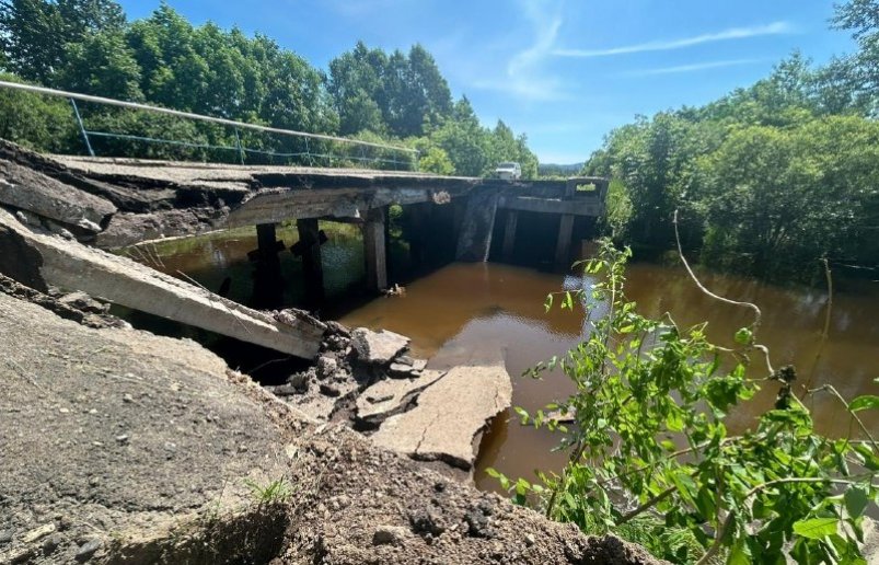 Проезда нет: аварийный мост обрушился в Приморье