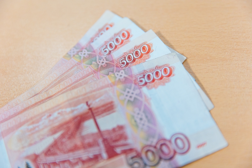 По 17 000 рублей в месяц: новые выплаты начнут перечислять безработным россиянам