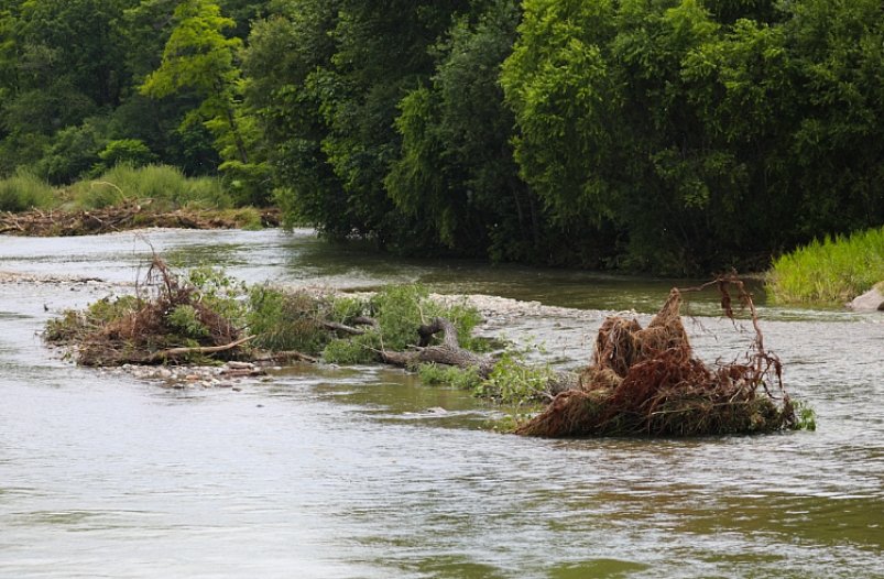 Пришедший в Приморье циклон замедлит спад воды в реках
