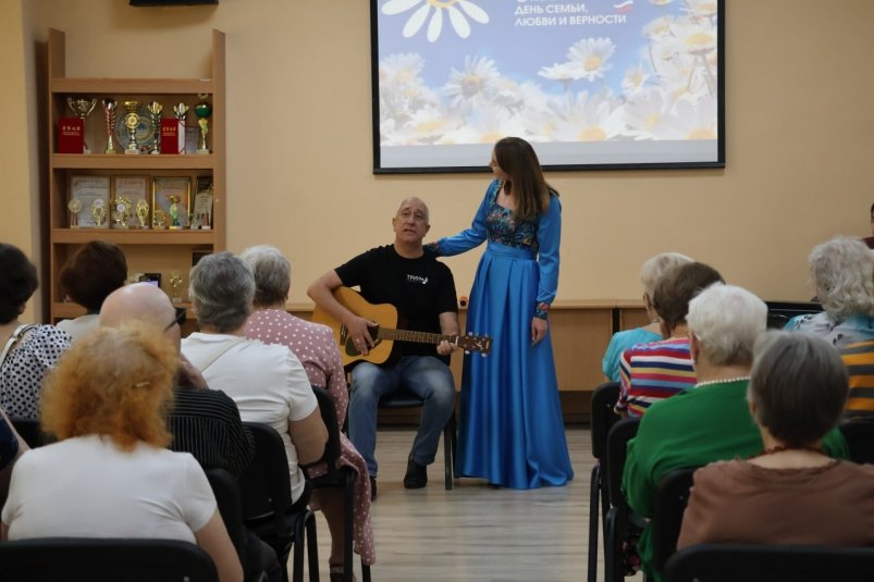День семьи, любви и верности отметили в Центре народного творчества Уссурийска