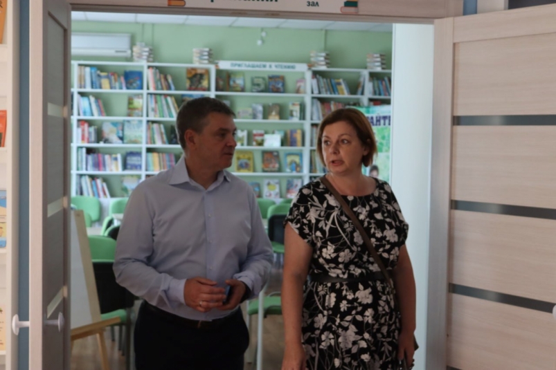 Модернизированную детскую библиотеку презентовали главе Уссурийского городского округа