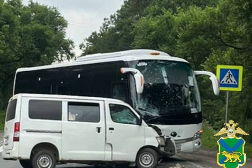 Автобус с детьми попал в ДТП по пути из Андреевки в Уссурийск
