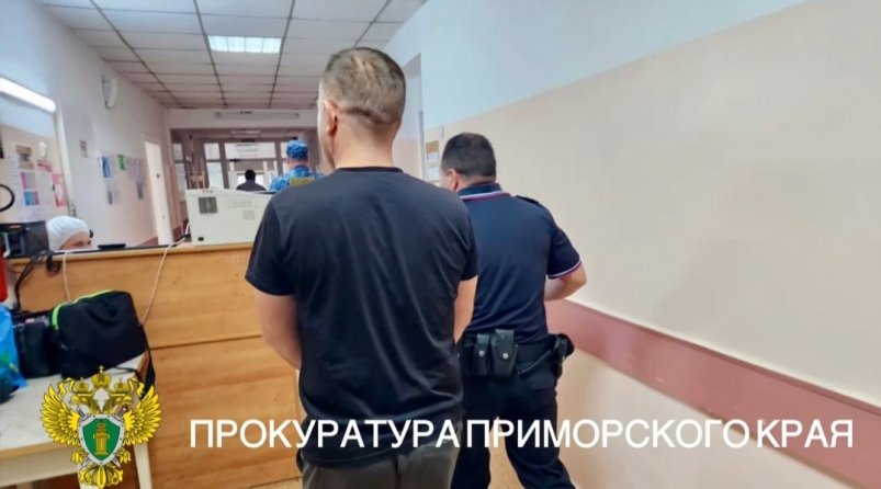 Устроивший стрельбу на парковке в Уссурийске водитель взят под стражу