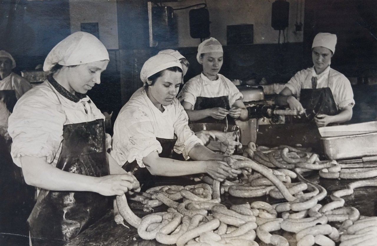 Колбаса по ГОСТу и легендарные "тошнотики": история уссурийского мясокомбината